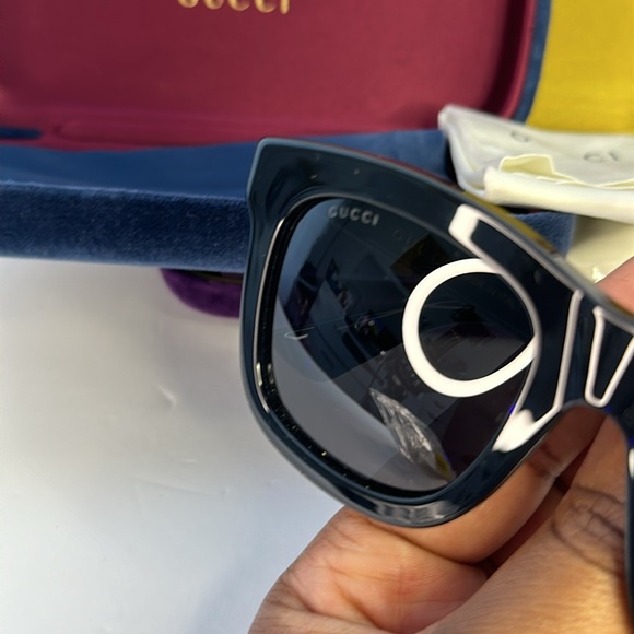 New Authentic GUCCI  Square Frame Sunglasses GG0326S Black - Picture 9 of 14